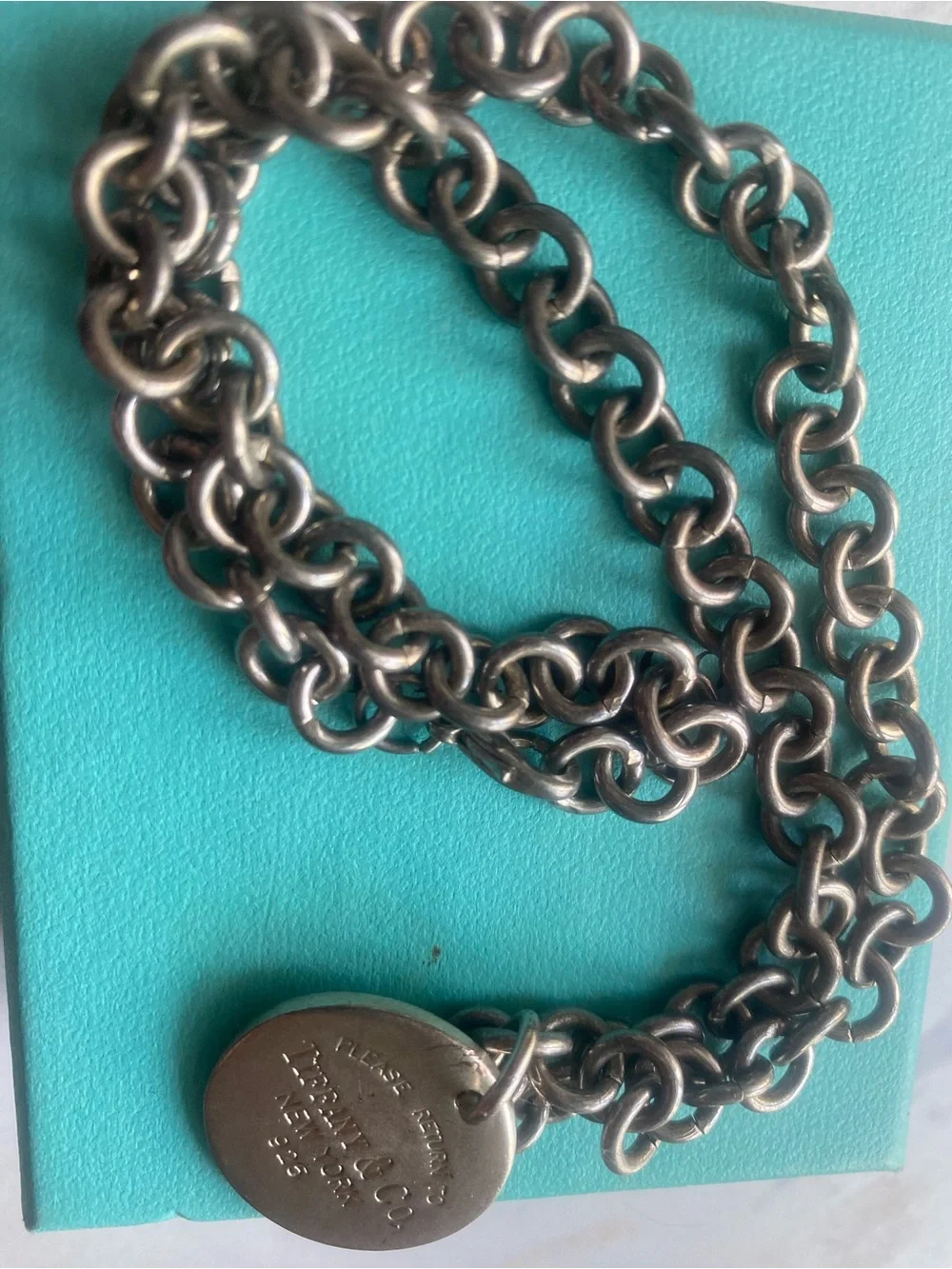 Tiffany & Co. Sterling Round Tag Link necklace  in Turquoise and Silver. - Picture 2 of 5